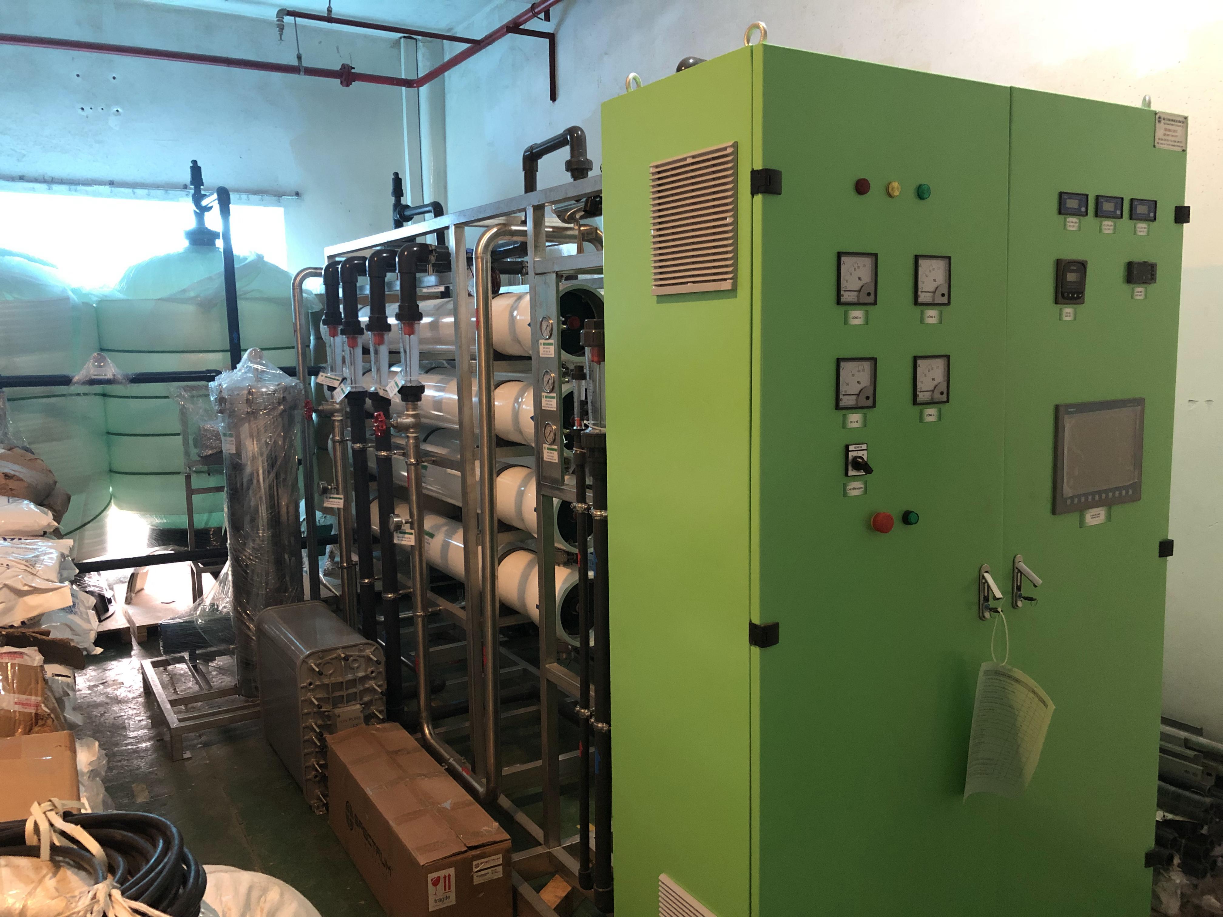 Hệ thống xử lý nước EDI - DI trong phòng thí nghiệm